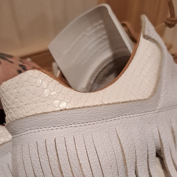 Esse ut Esse White Leather Fringe Sneakers EU 40 US 10 - Picture 12 of 14